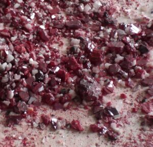 Cinnabar crystals and calcite before grinding and levigation.
