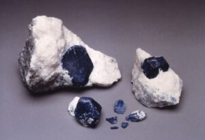 High quality crystals of lapis lazuli and pieces of rock.
